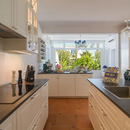 The Hamptons Collection - Lanzarote Villa *